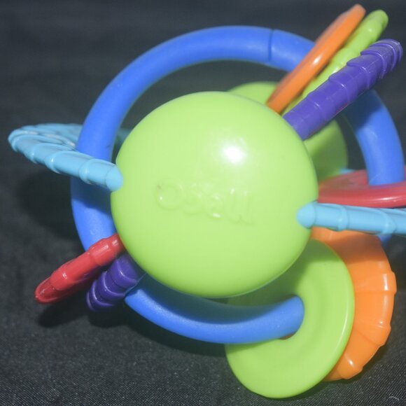 Oball Twist-O-Round Teething Toy - Picture 3 of 4